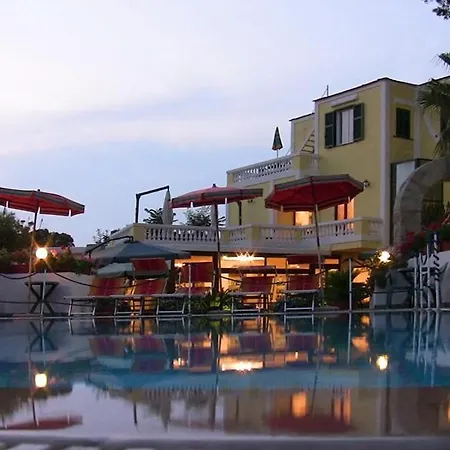 Hibiscus Forio (Isola d'Ischia)