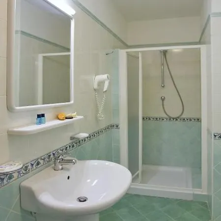 Hibiscus 3* Forio (Isola d'Ischia)